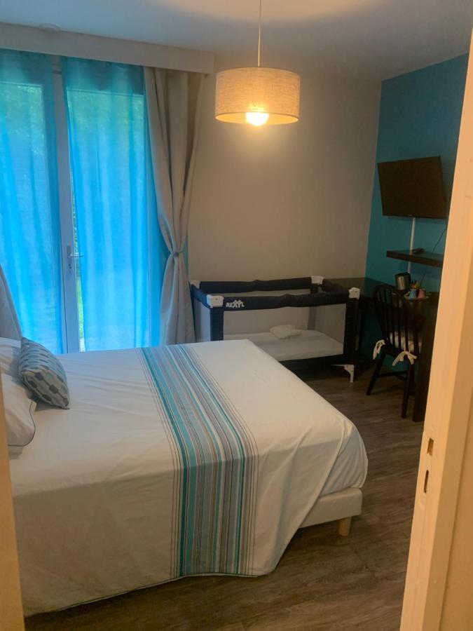 Chambre D'Hotes Le Prieure Gommerville Exterior photo